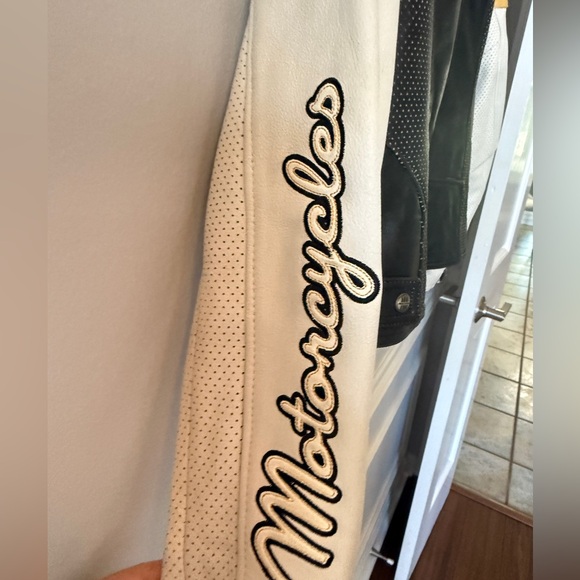 Harley-Davidson Women's Black and Cream Leather Jacket with Gold Accents - Picture 5 of 7